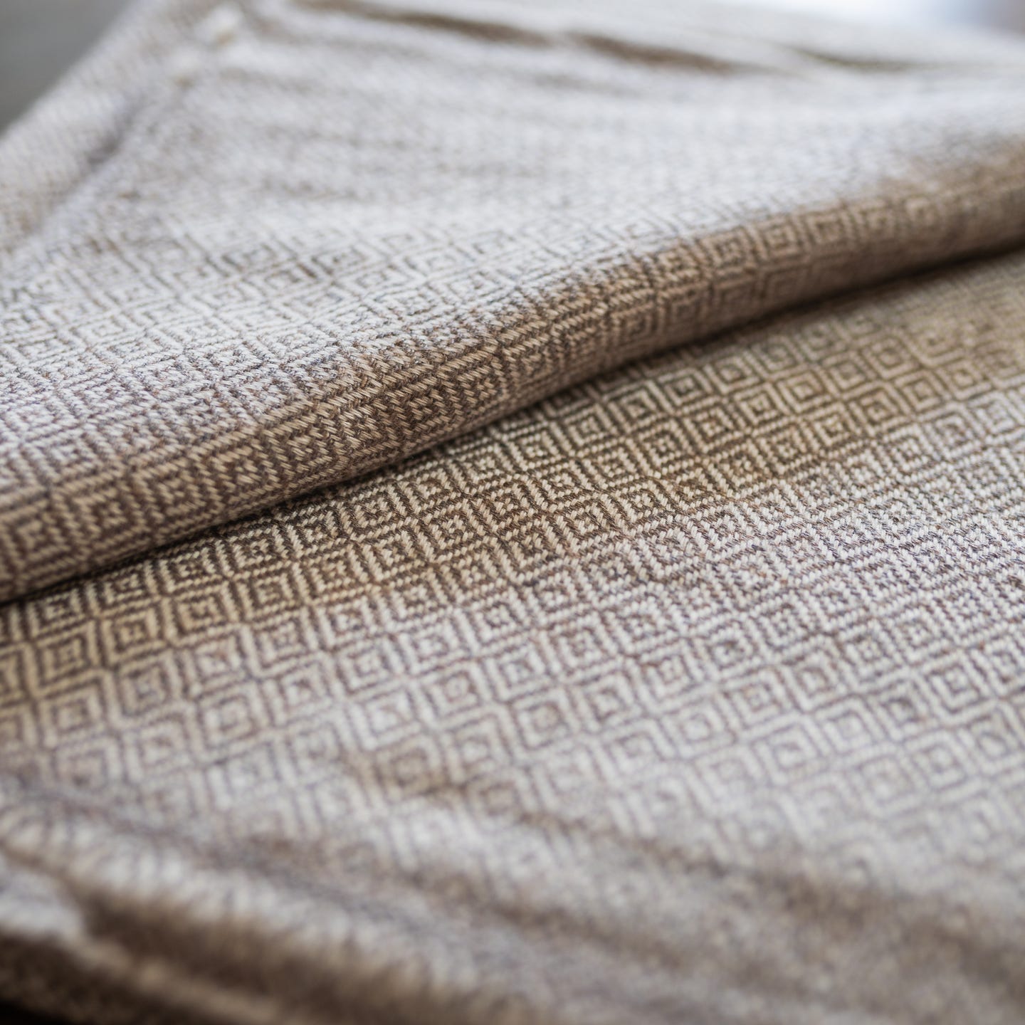 Kaschmirdecke graubraun mit Karomuster/ kariert