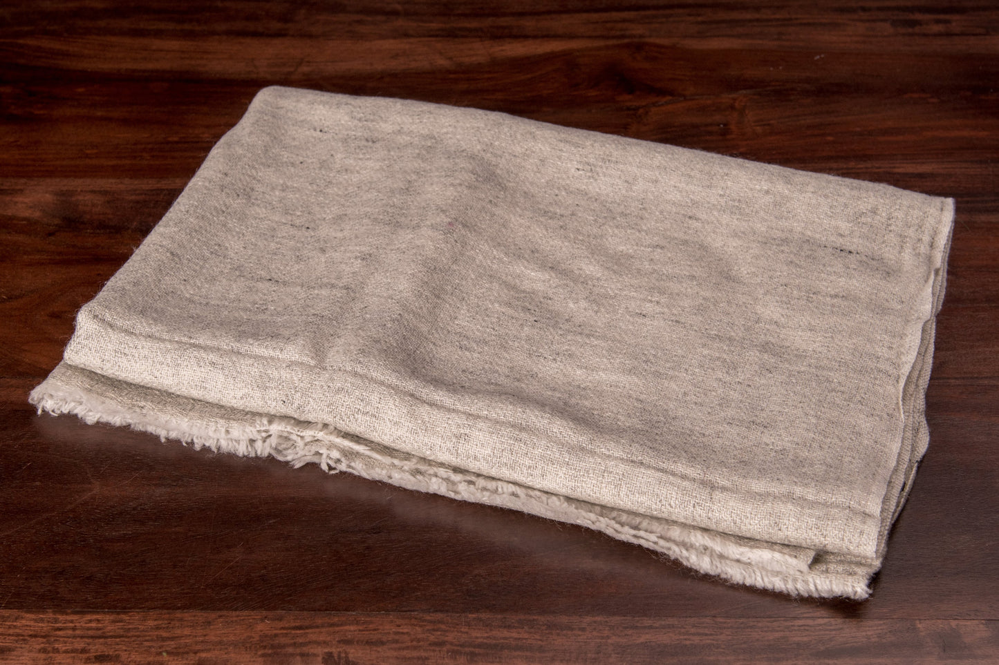 Kaschmirtuch hellgrau mit Fischgrätenmuster