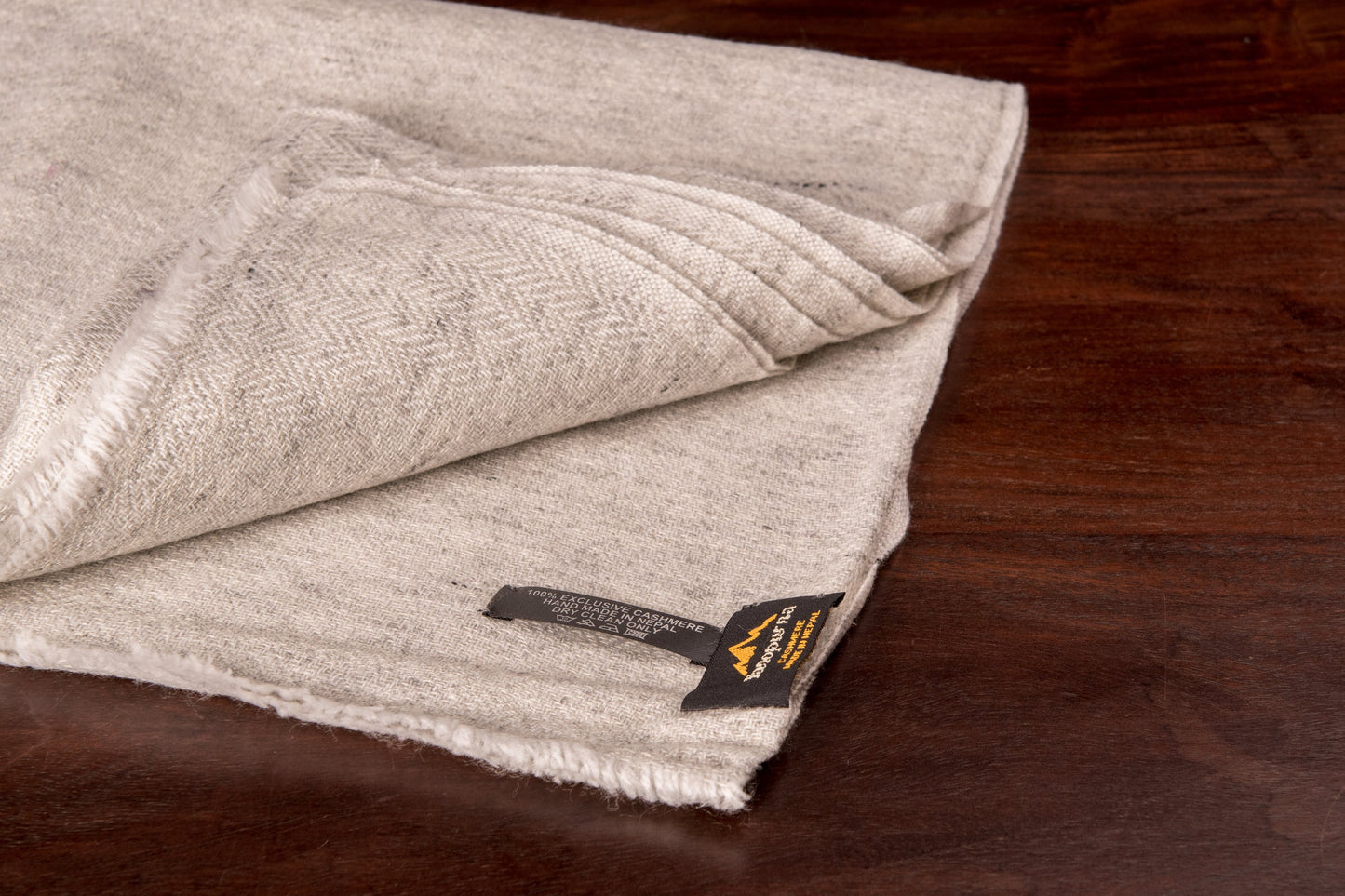 Kaschmirtuch hellgrau mit Fischgrätenmuster