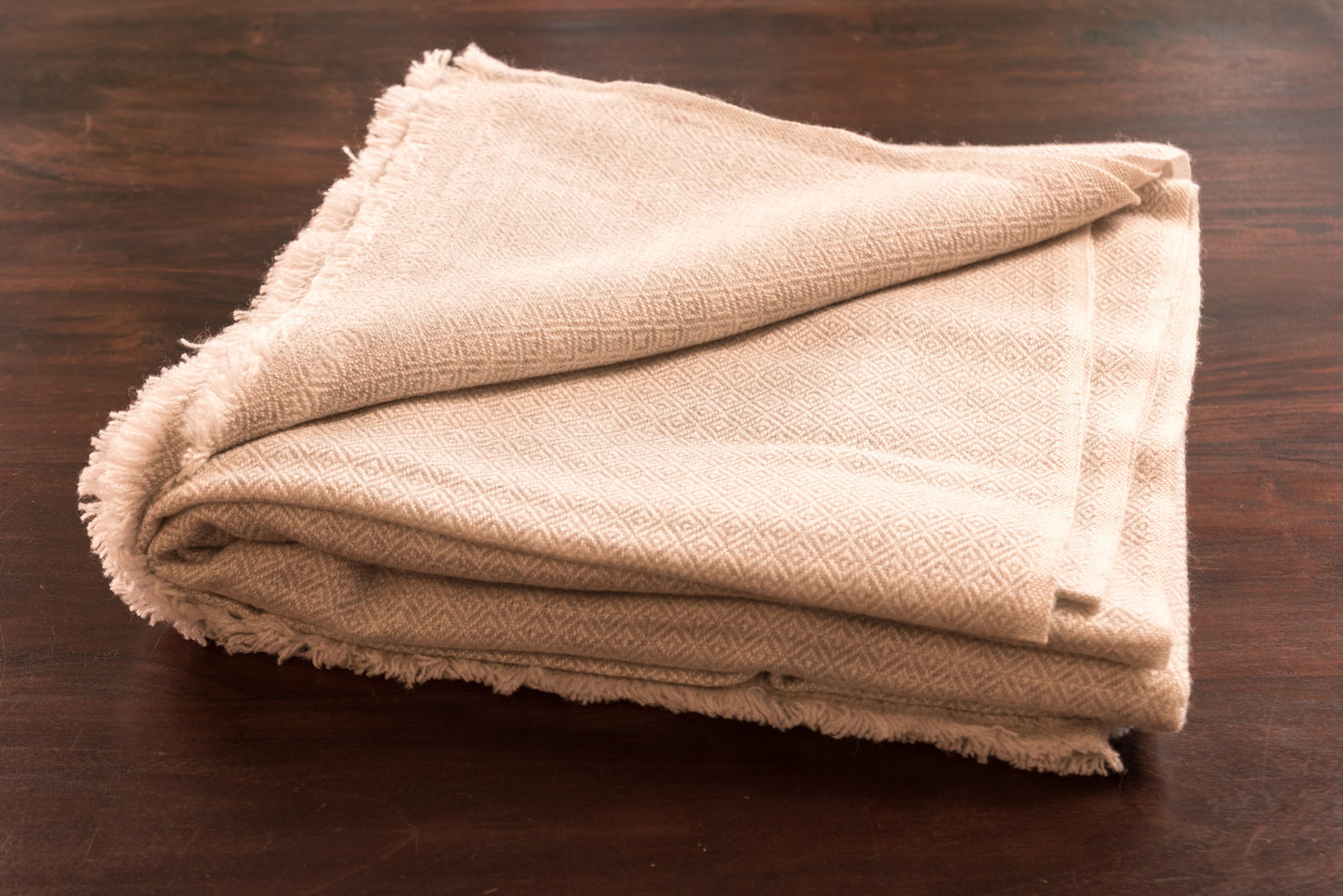 Kaschmirdecke hellgrau mit Karomuster/ kariert