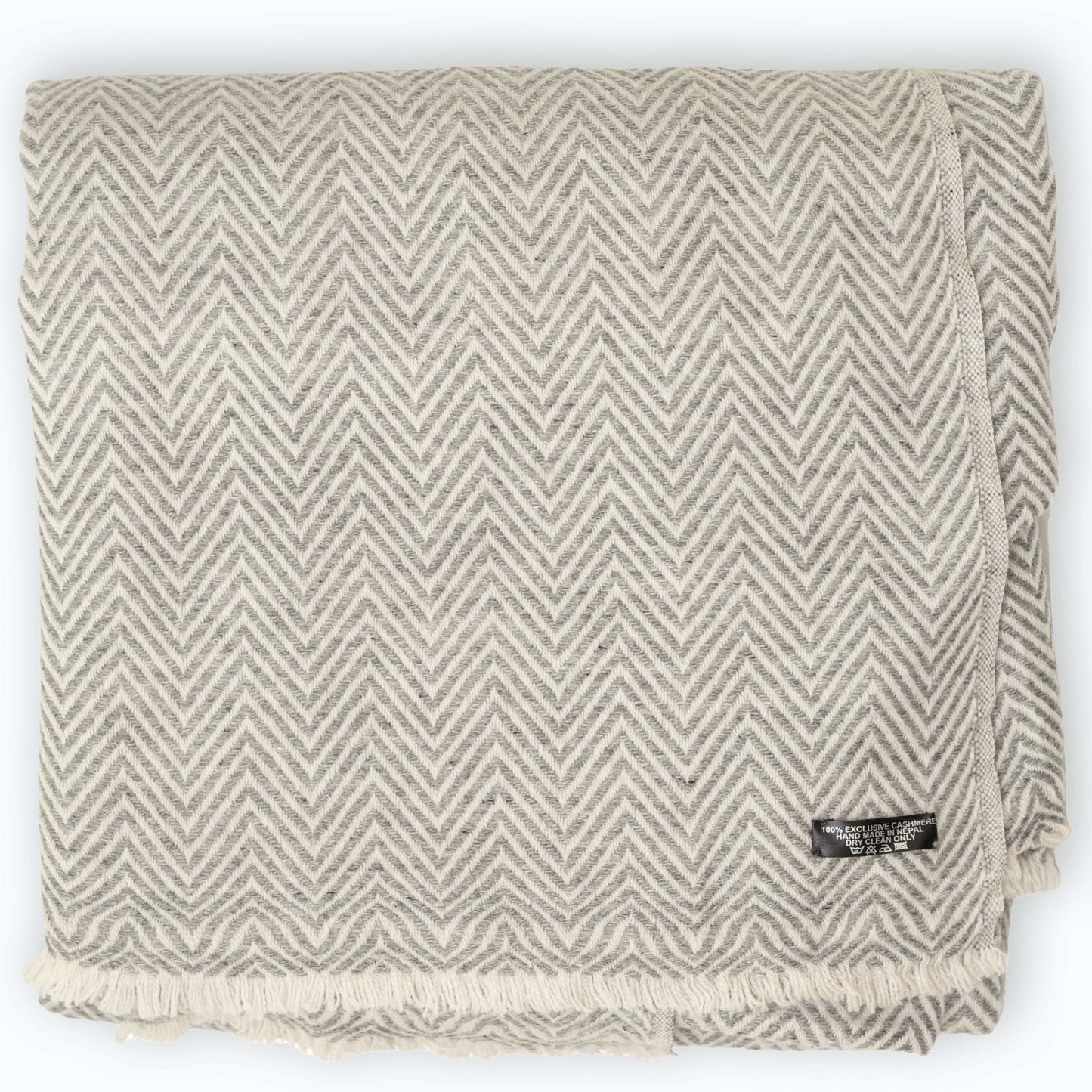 Kaschmirdecke grau mit großem Fischgrätenmuster