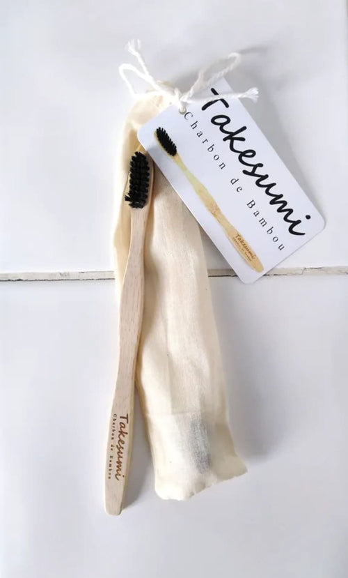 Brosse à dents en bambou infusée au charbon de bambou