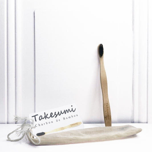 Brosse à dents en bambou infusée au charbon de bambou
