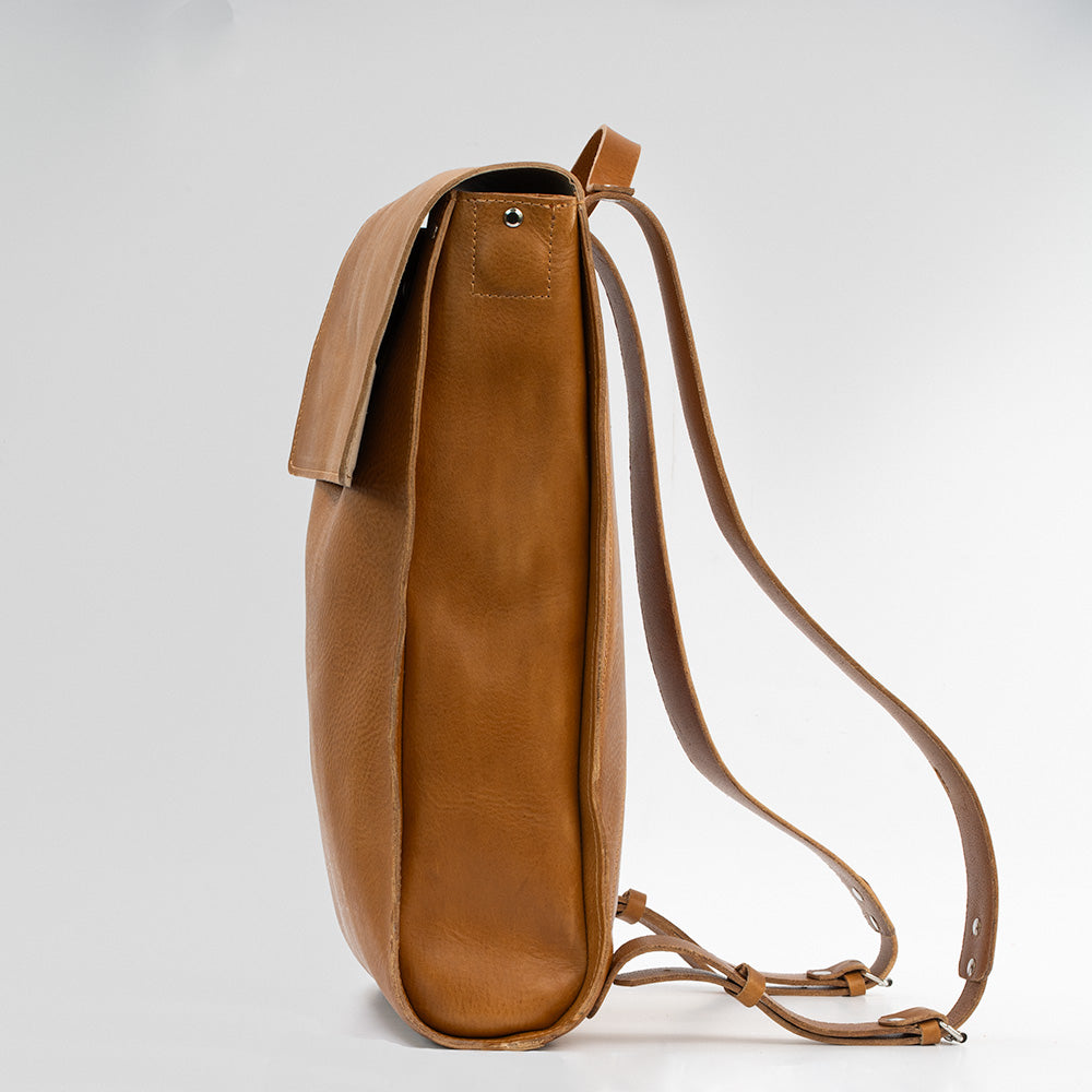 Leather laptop backpack - The Minimalist (Tan)