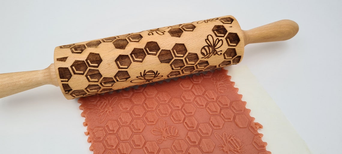 Engraved Rolling Pin Natural Wood Folk Kitchen Pins Handmade - Bees