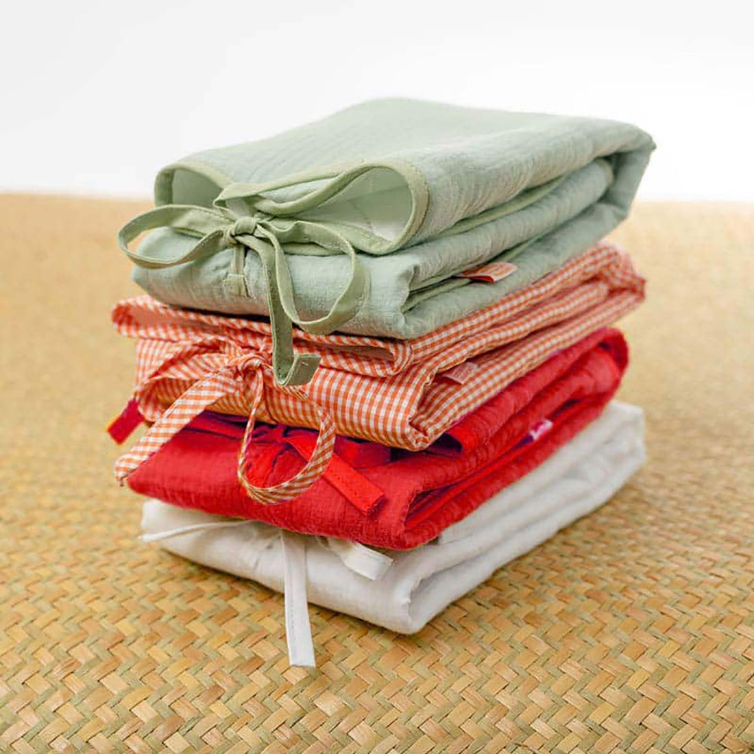 Nomadic Changing Mat - Strawberry