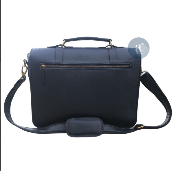Mens Black Leather Messenger Bag for 15.6 Inch Laptop.