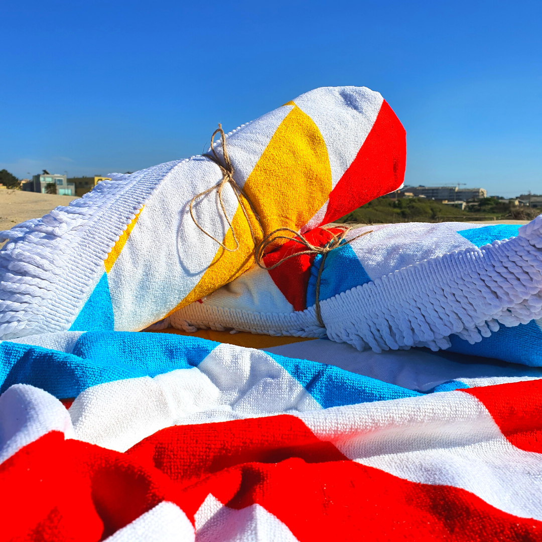 Round Illusion Beach Towel