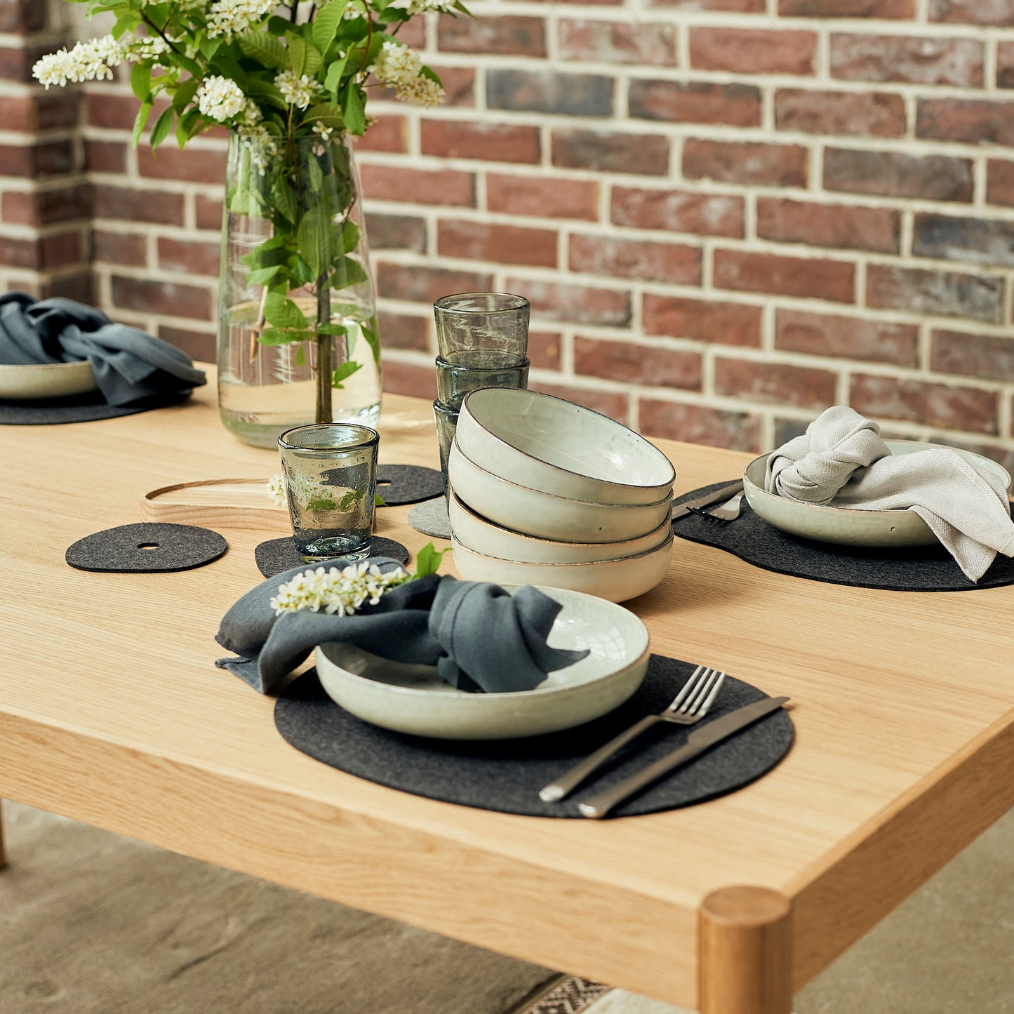 Natural wool felt placemats MILLESTONES | Gray or black