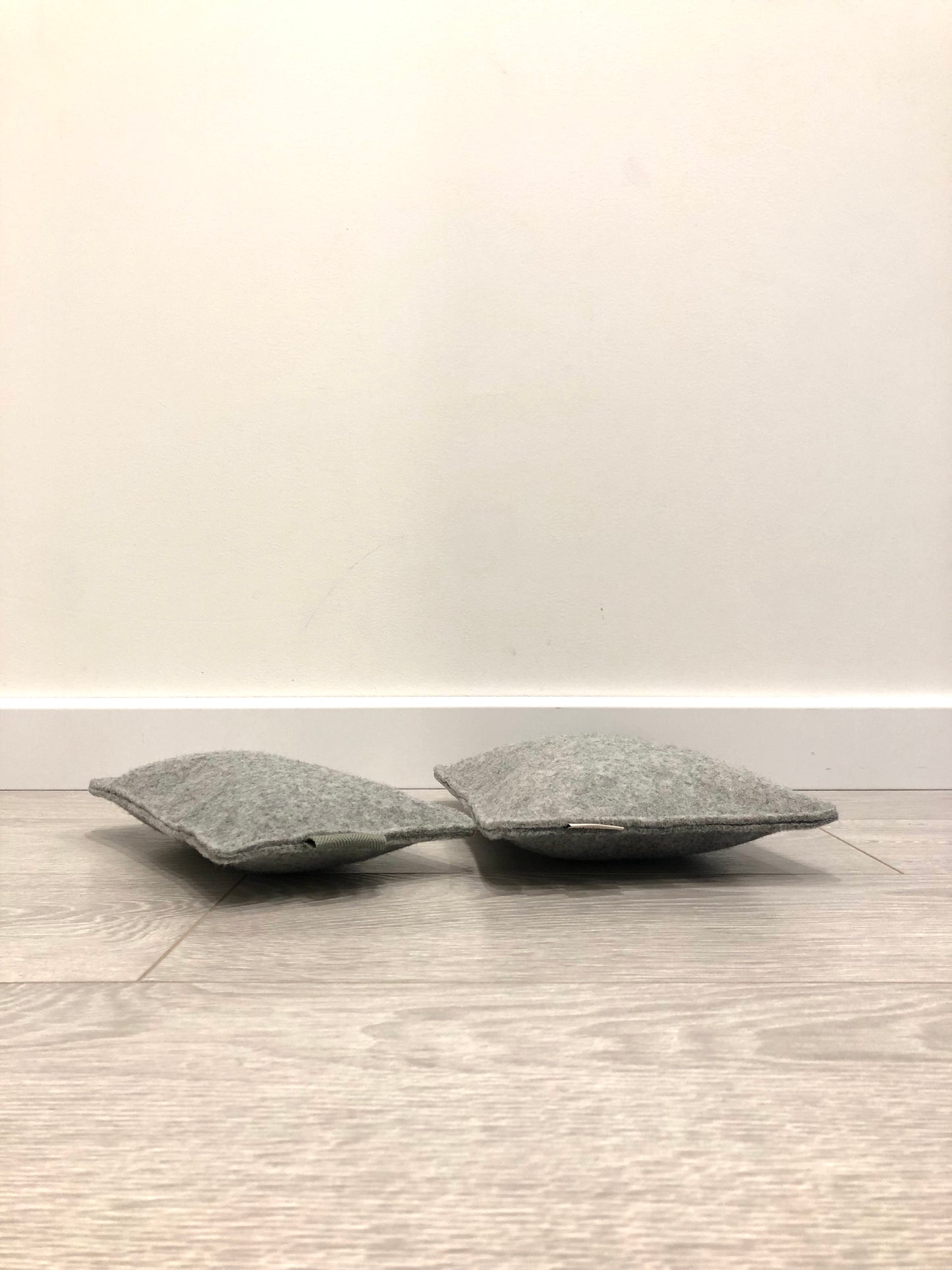 Saveplace® grey cat pillow (2 sizes)