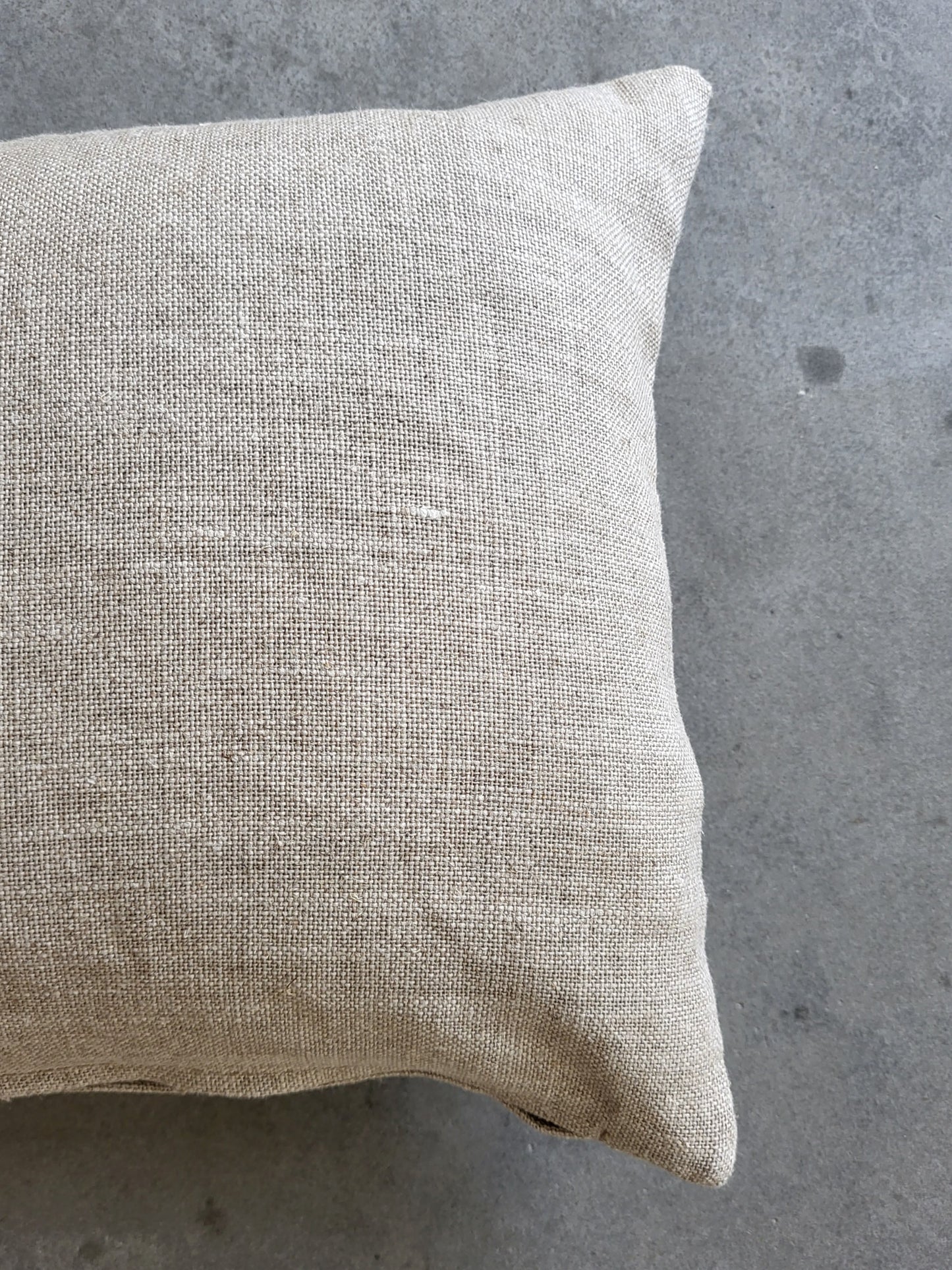 Linen Cru Cushion 305