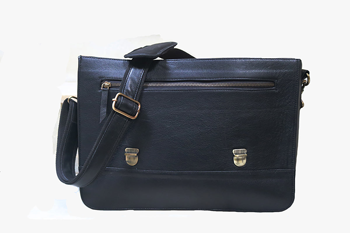 Mens Black Leather Messenger Bag for 15.6 Inch Laptop.