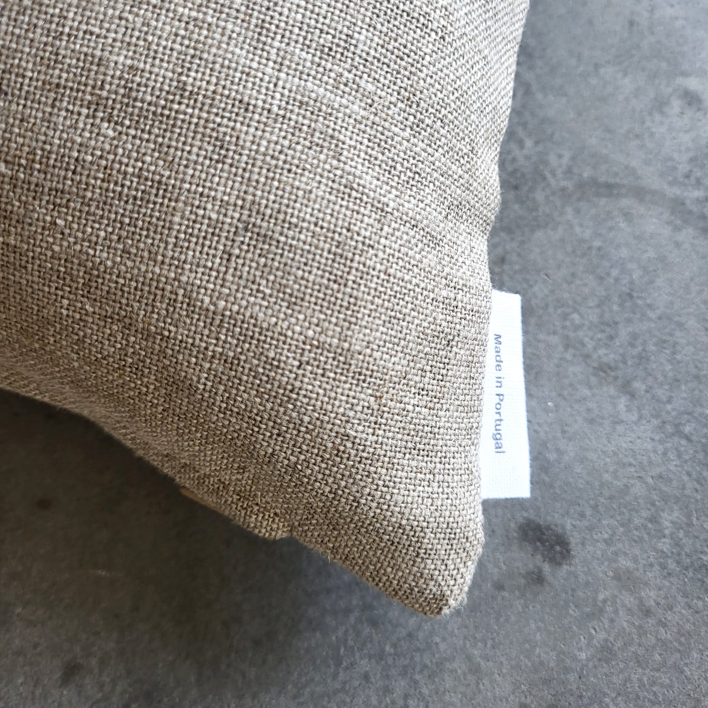 Linen Cru Cushion 305