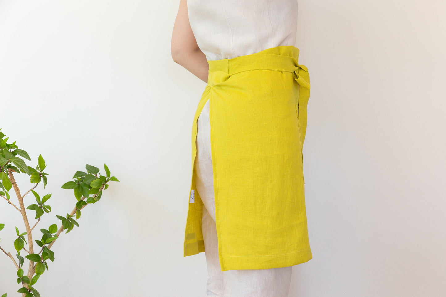 Lemon linen waist apron