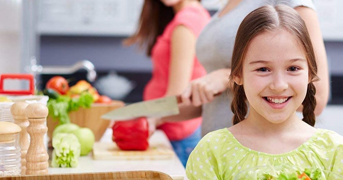 VIKUS Bamboo Cheese Board Set with Cutlery in Slide-Out Drawer