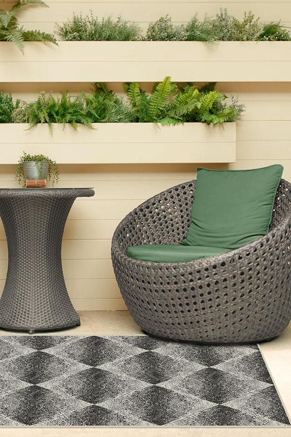 Outdoor Kumo Diamond Black Rug