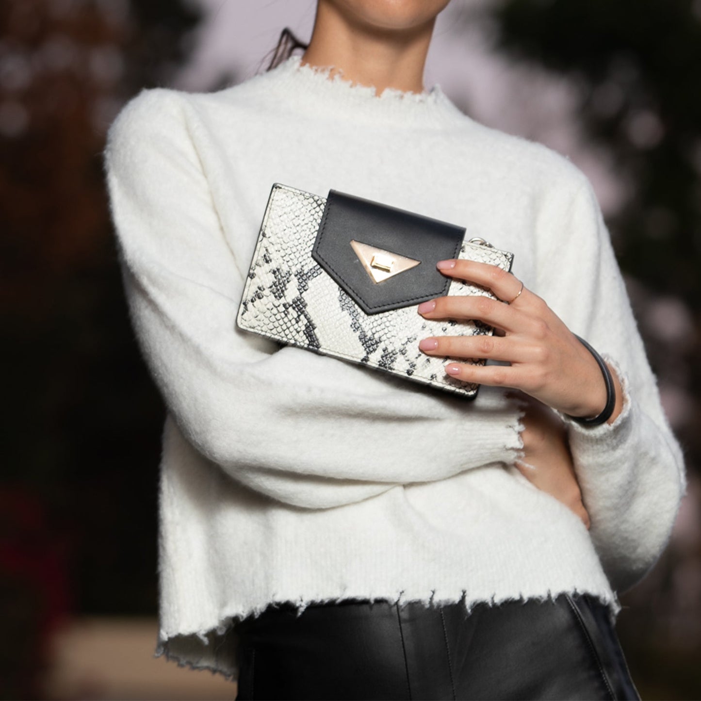 SUSU Mini Crossbody Bag Small Leather Snakeskin Black Purse Wristlet