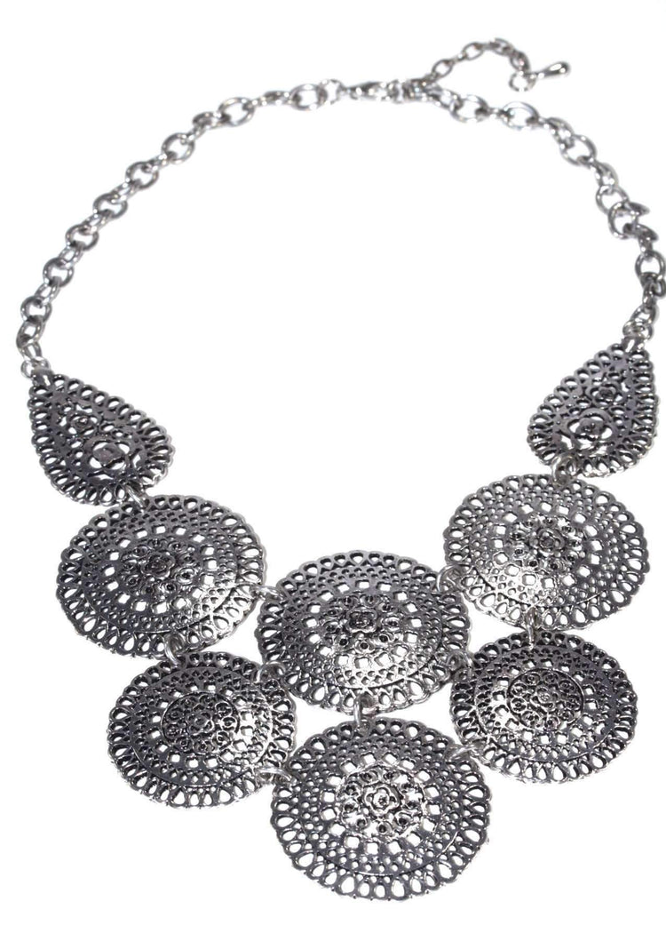 Håndlaget halskjede