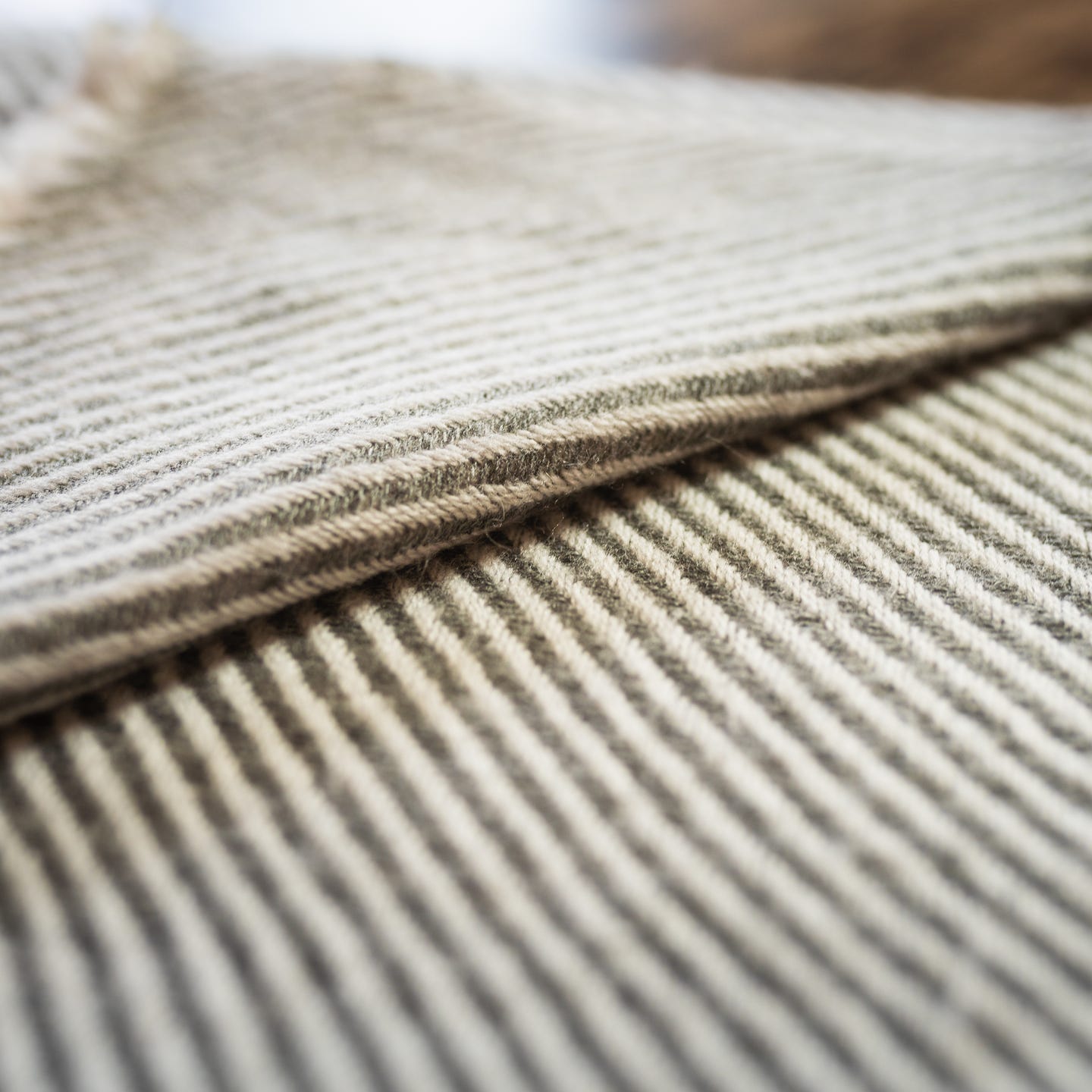 Kaschmirschal grau mit Streifenmuster/ gestreift