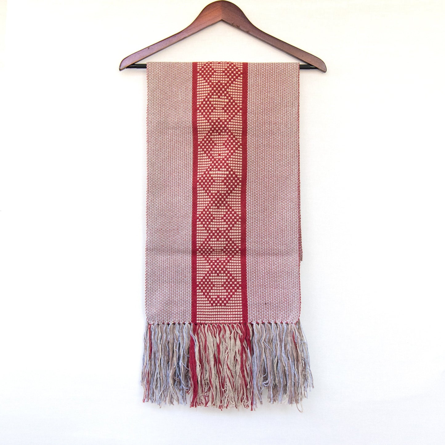 Jalieza Geometric Geometric Table Runner. Tulip Design in Coral.