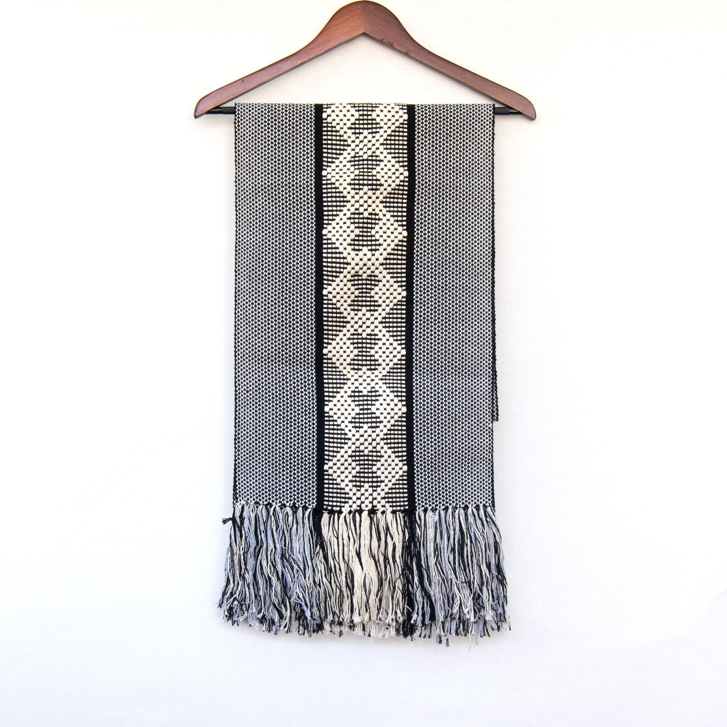 Jalieza Geometric Geometric Table Runner. Tulip Design in Coral.