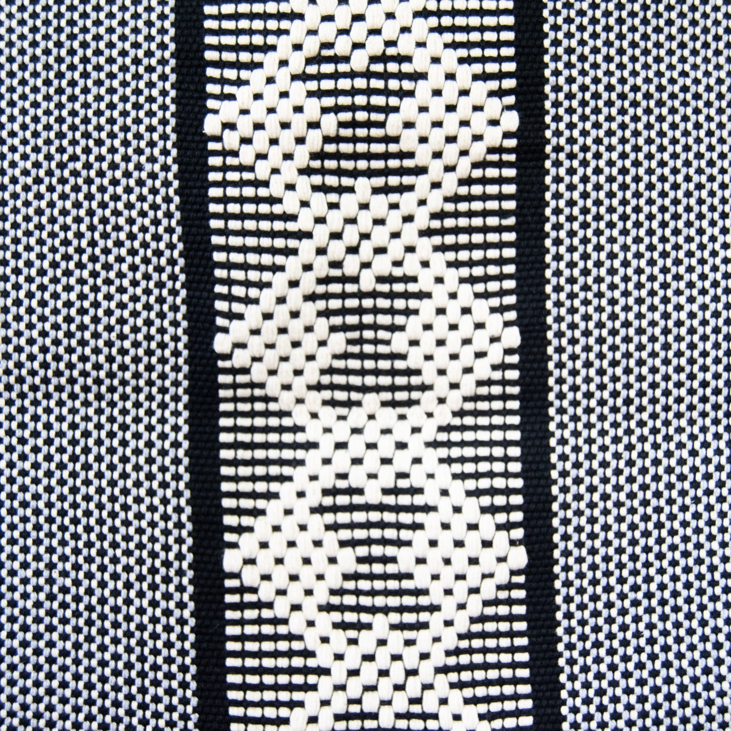 Jalieza Geometric Geometric Table Runner. Tulip Design in Coral.