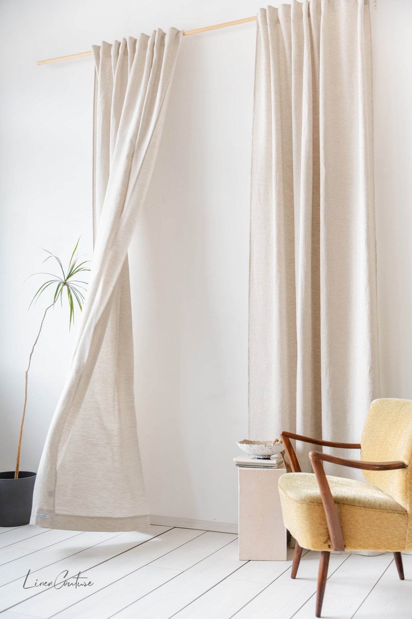 Linen curtain with multifunctional heading tape