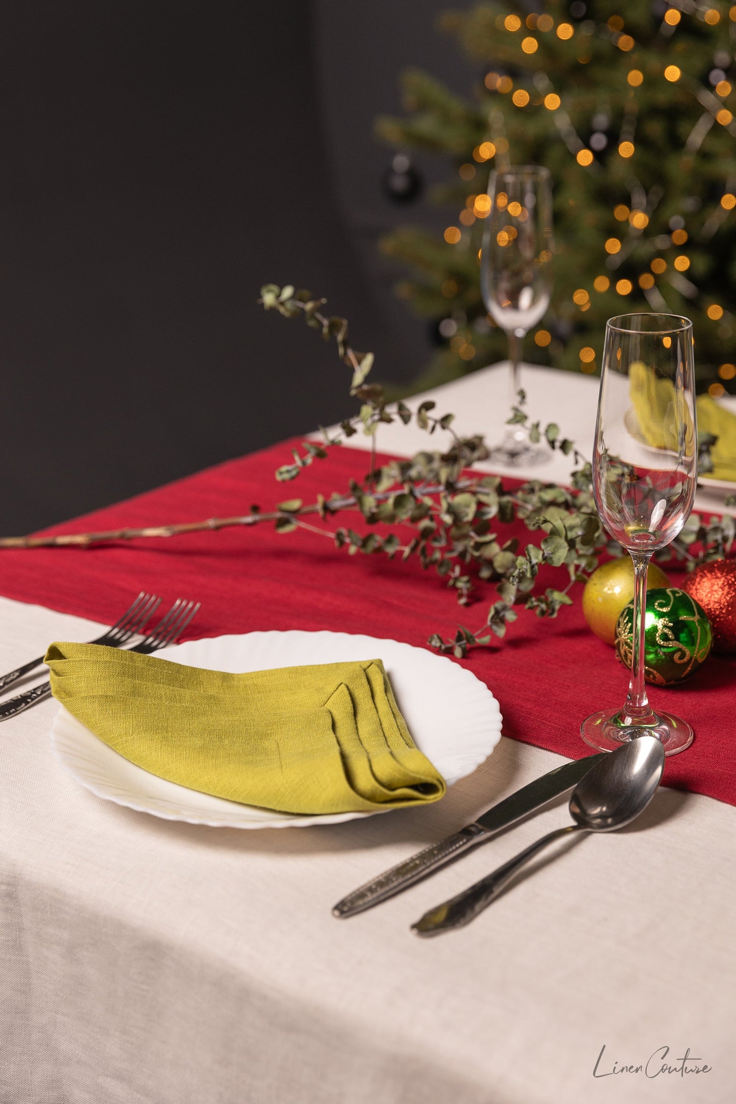 Christmas Pear Linen Dinner Napkins