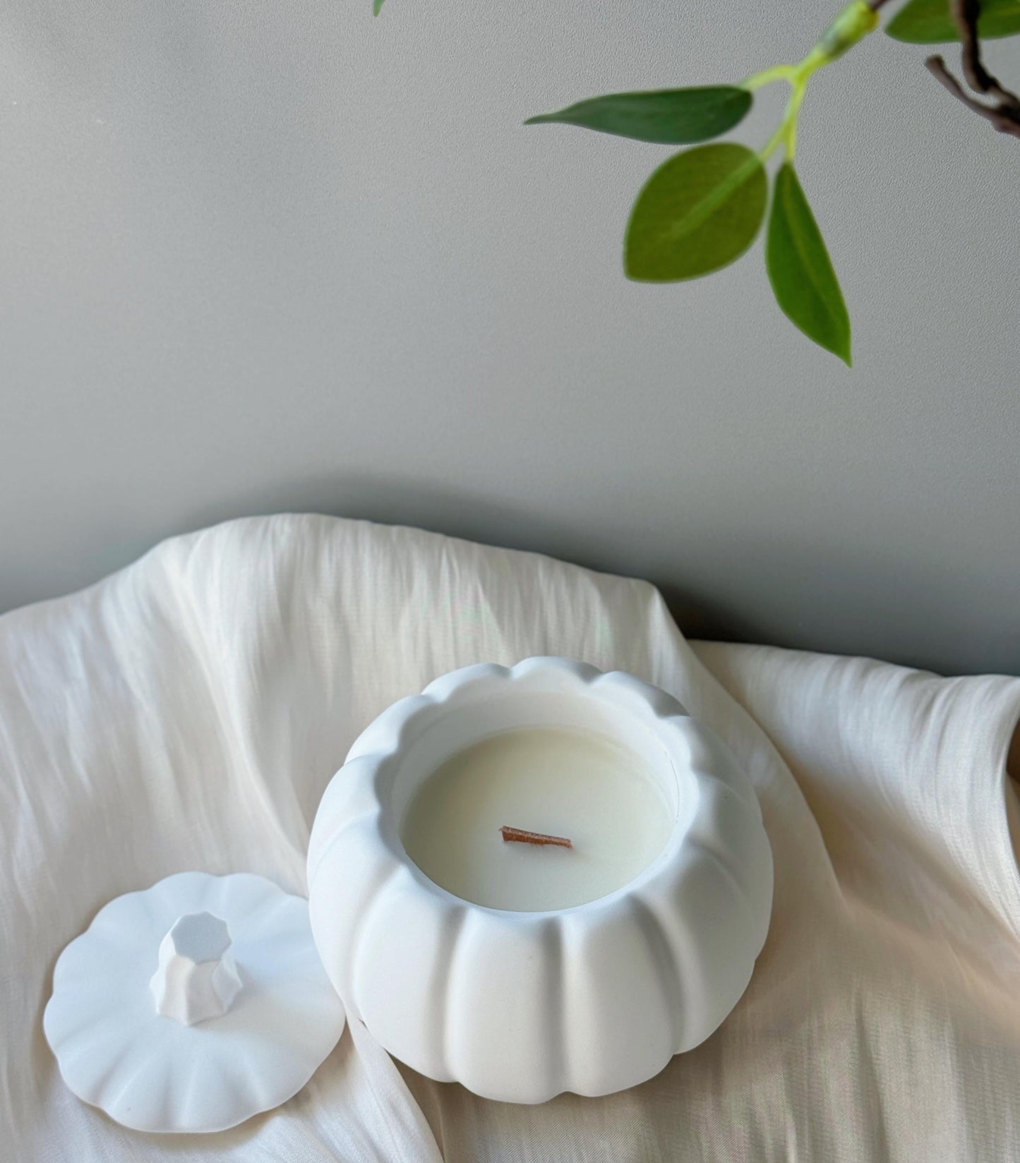 Handcrafted Pumpkin Vessel Candle – Jesmonite & Soy Wax