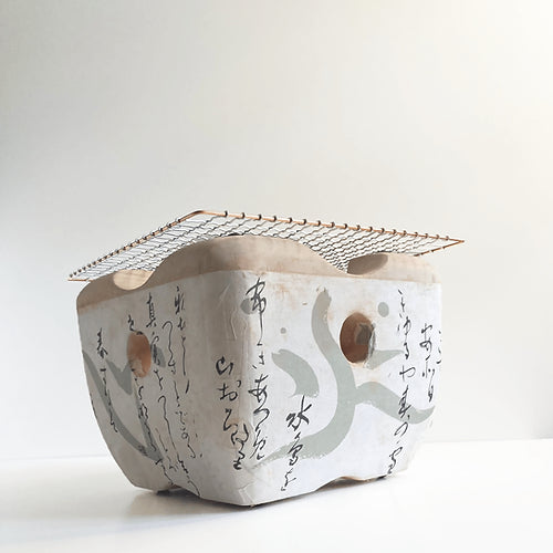 Barbecue japonais de table et charbon végétal