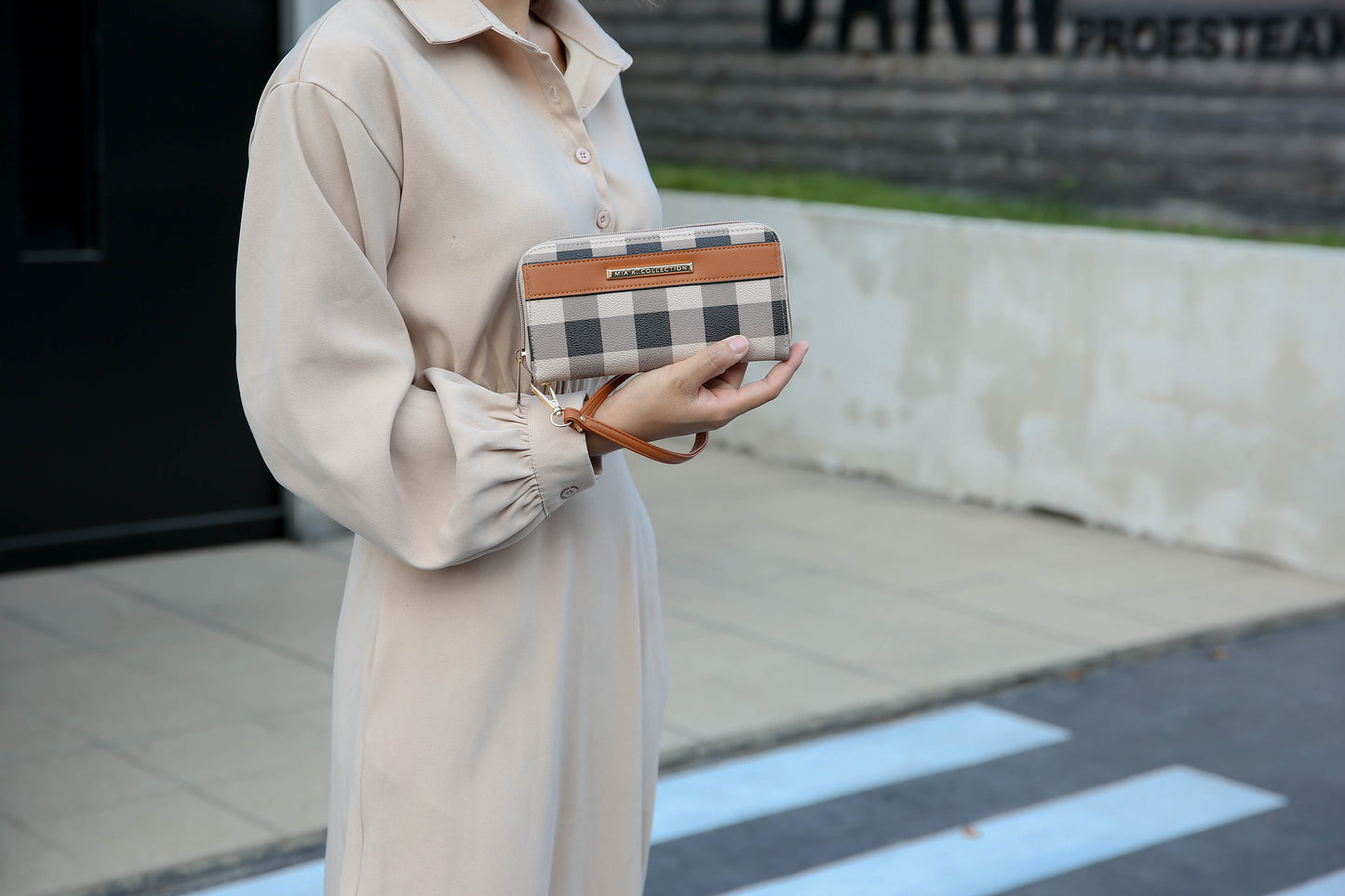 Yale Checkered Tote Bag with Wallet