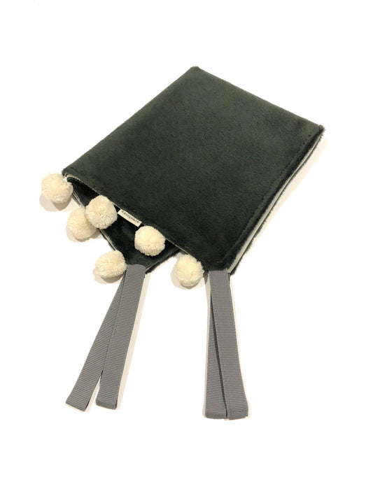 JUNGLE Saveplace® hammock for pets & storage, with pom poms