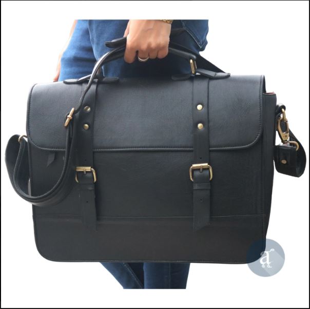 Mens Black Leather Messenger Bag for 15.6 Inch Laptop.