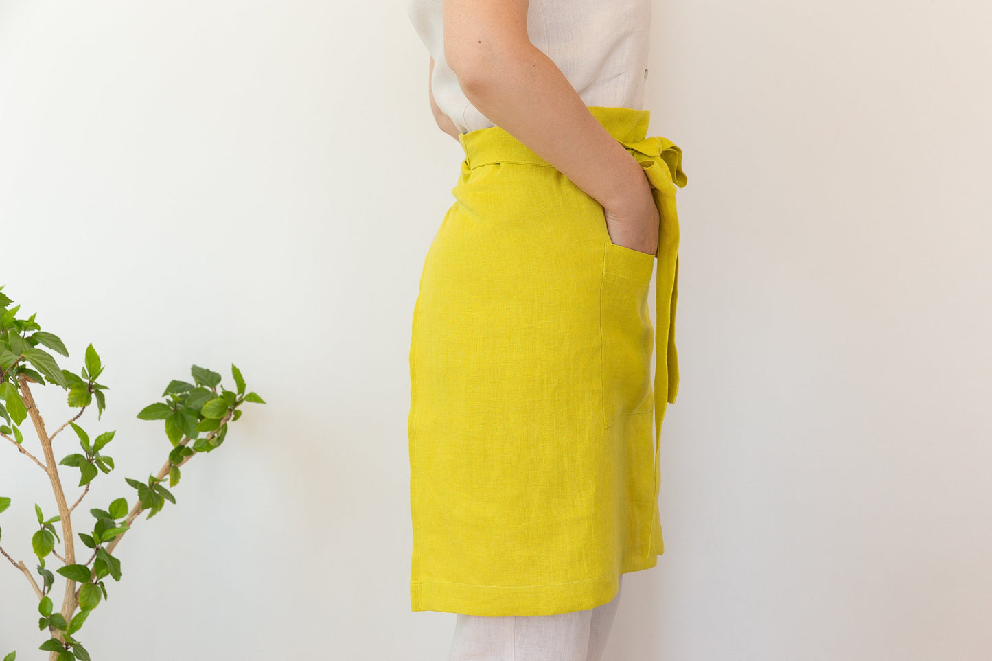 Lemon linen waist apron