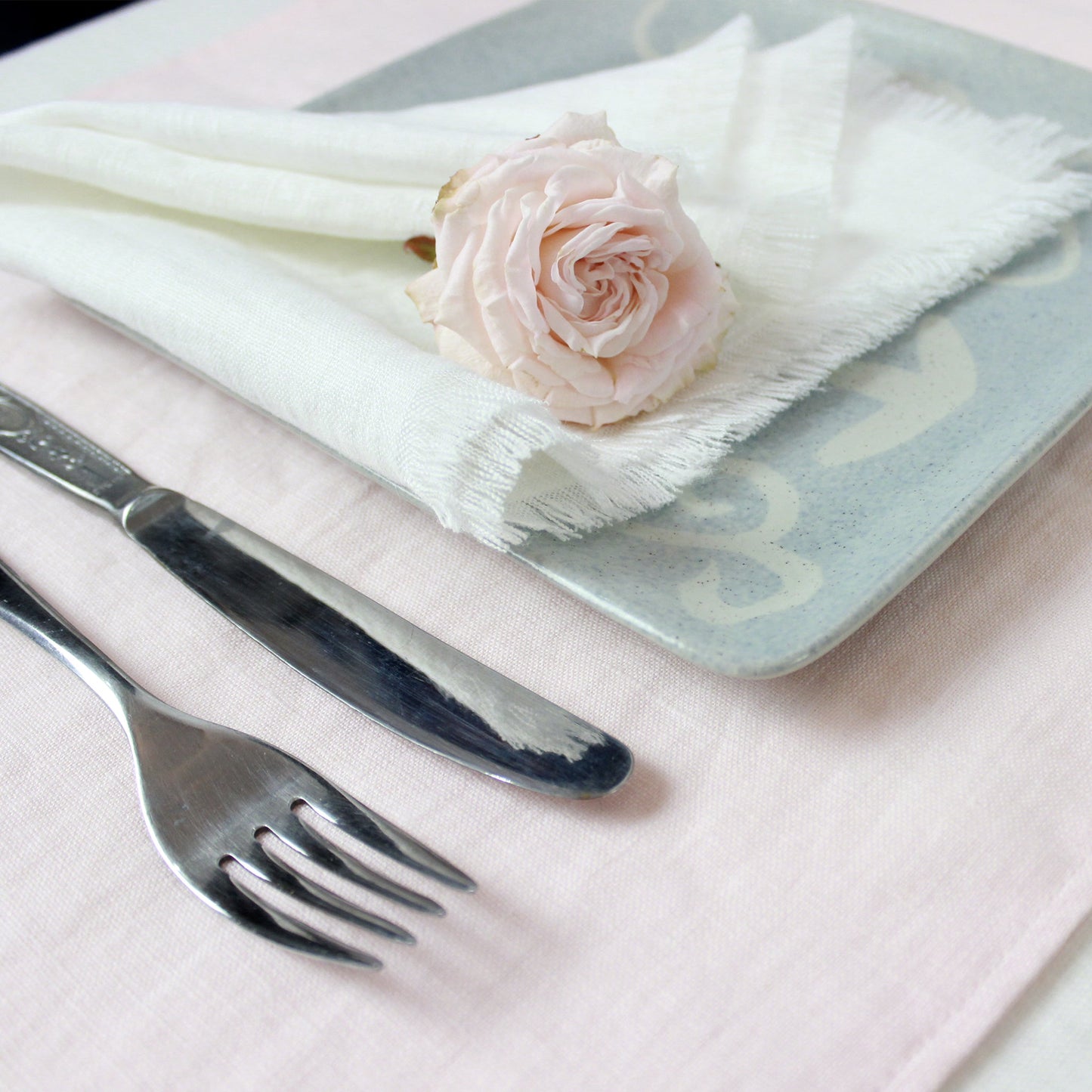 Mustard linen napkins set with tassels